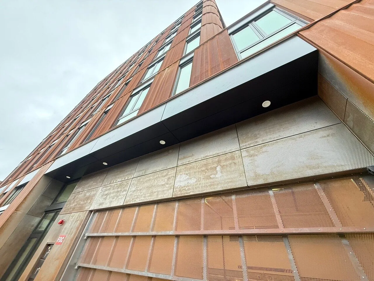 PDX Series EVO ACM panels installed on commercial building facade